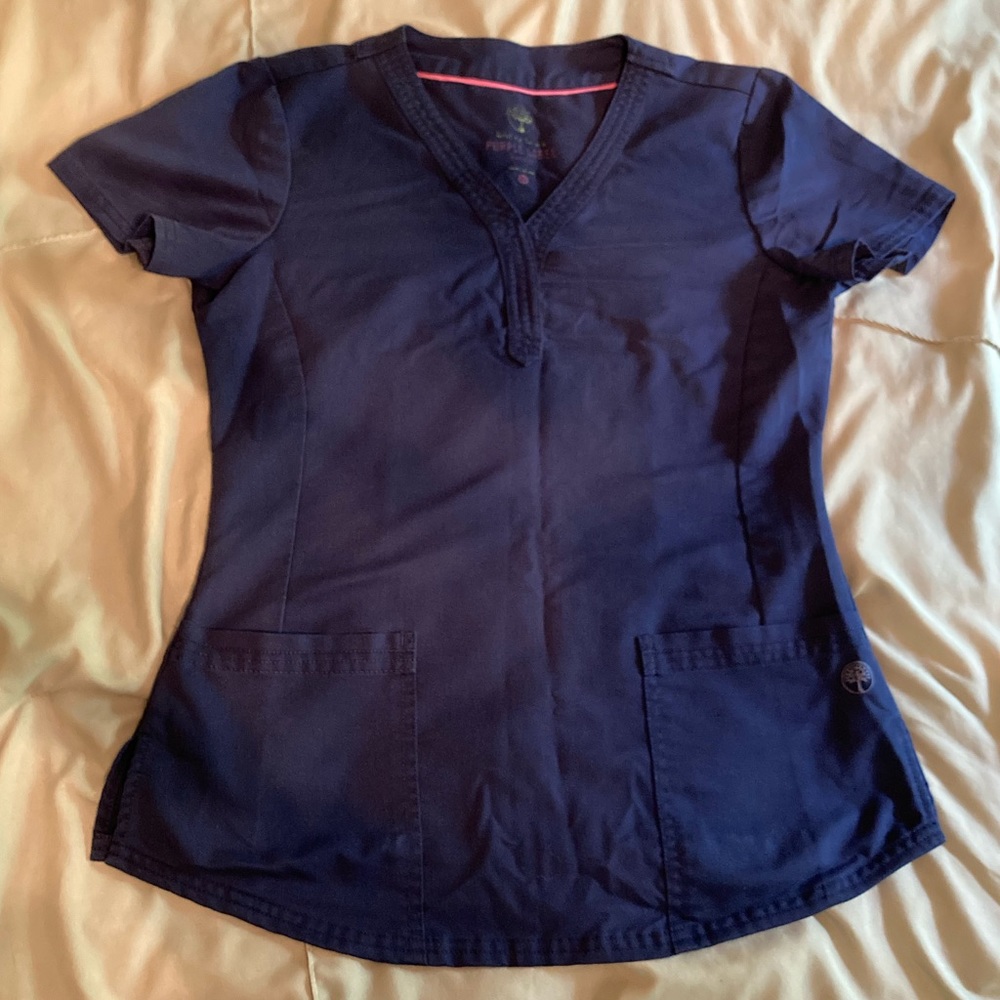 HH V-neck Fitted Scrub Top
